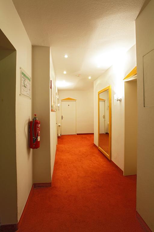 Warsteinerhof By Centro Comfort Koln Bagian luar foto